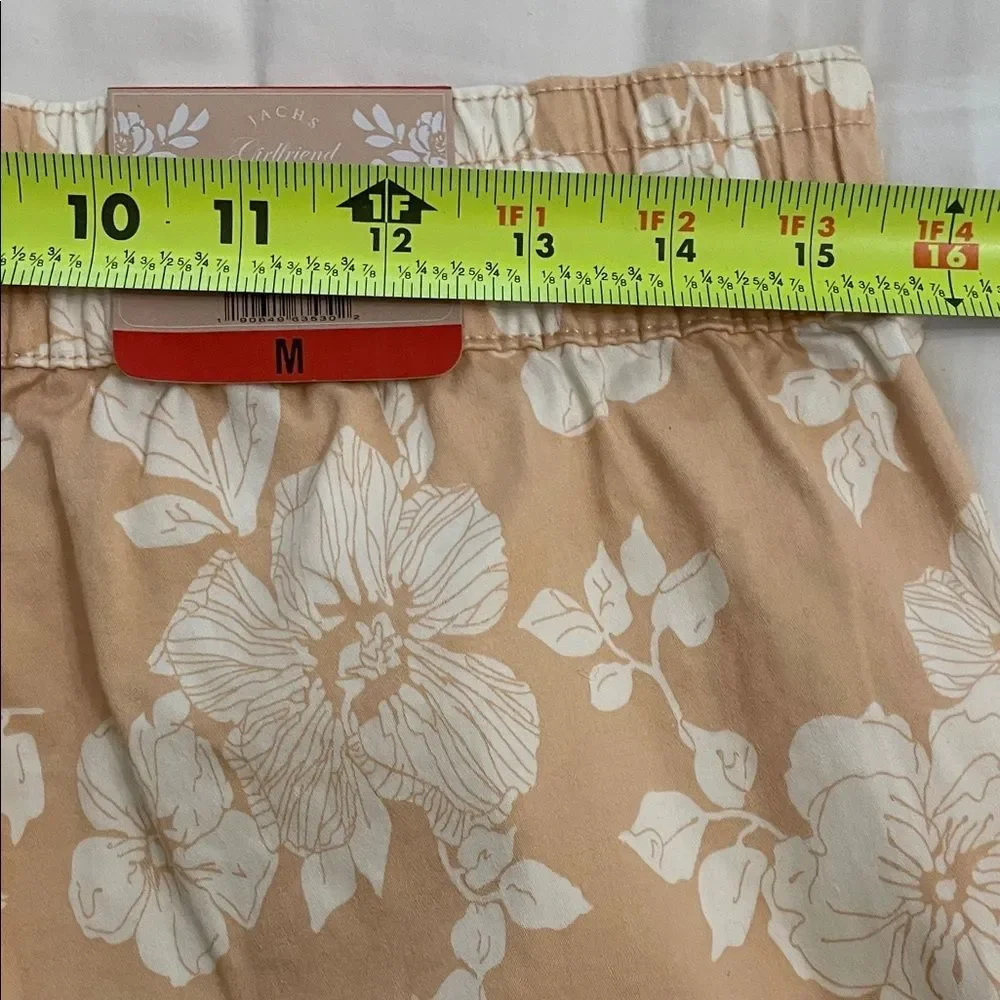 Jachs Girlfriend Tan Floral Stretch Chino Shorts Womens Medium NWT